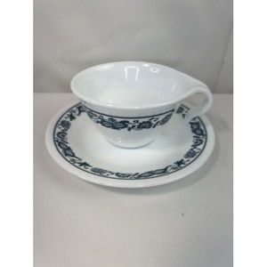 VTG Corelle Corning Old Town Blue Onion Hook Handle Coffee Tea Cup & Saucer‎ Set